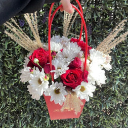 Композиция в коробке «Волшебный сад» 