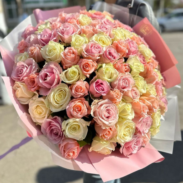 101 Роза радужный микс  в Коктебеле