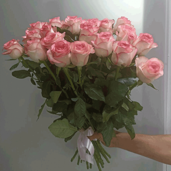 21 нежно-розовая роза, лента в Коктебеле