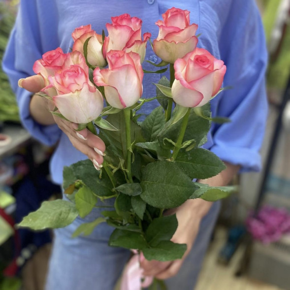 Букет 7 розовых роз в Коктебеле