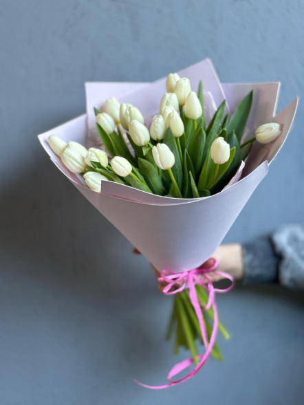 21 белый тюльпан в Коктебеле