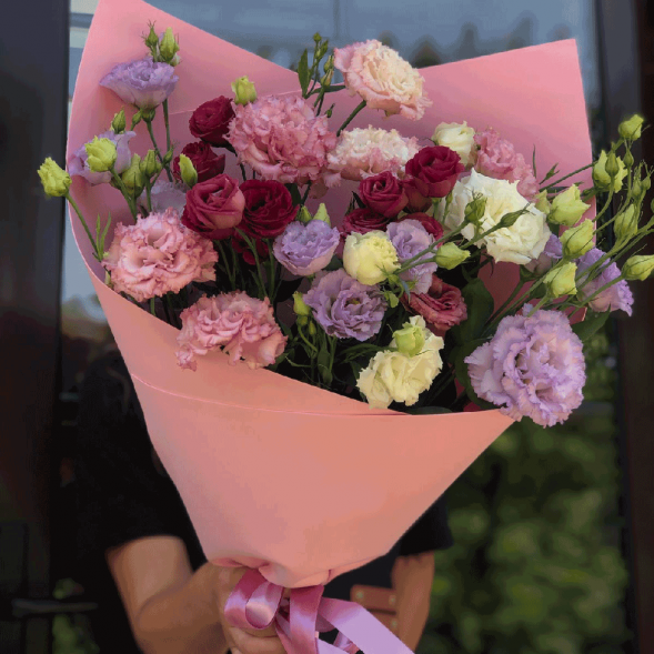 Букет 7 ярких эустом в Коктебеле