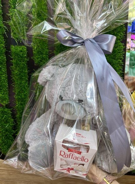 Плюшевый мишка и Raffaello в Коктебеле