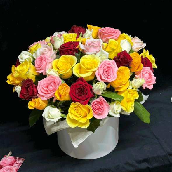 51 роза микс в шляпной коробке в Коктебеле