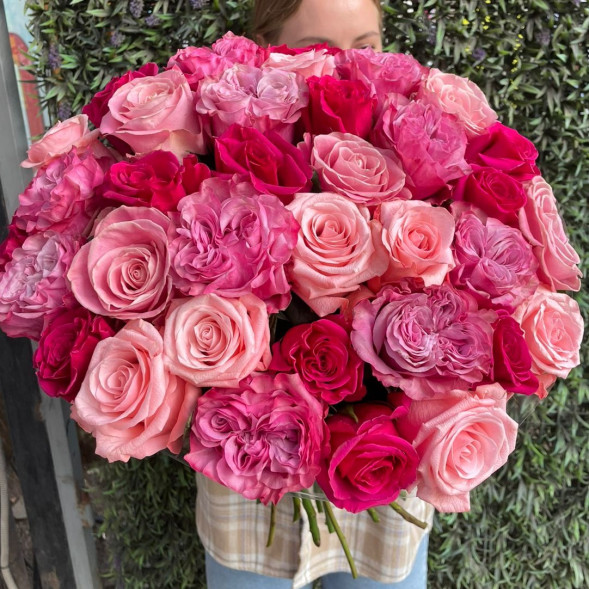 Букет 35 розовых роз в Коктебеле