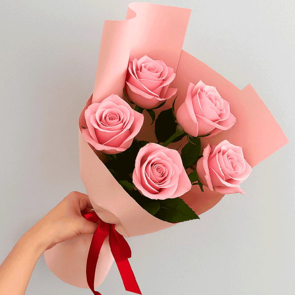Стильный букет 5 розовых роз в Коктебеле