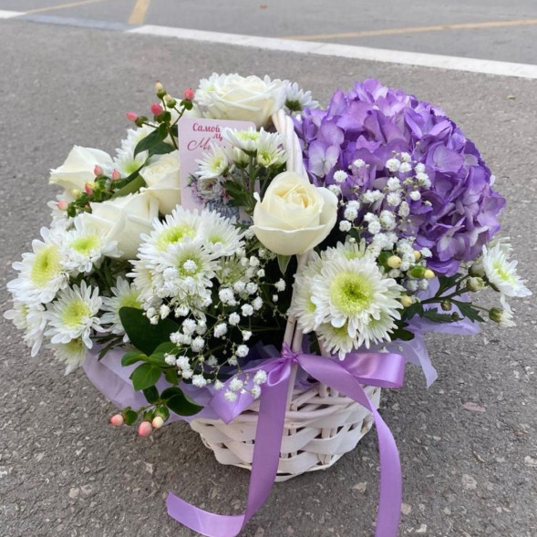 Композиция в корзине «Фиолетовый рай» в Коктебеле